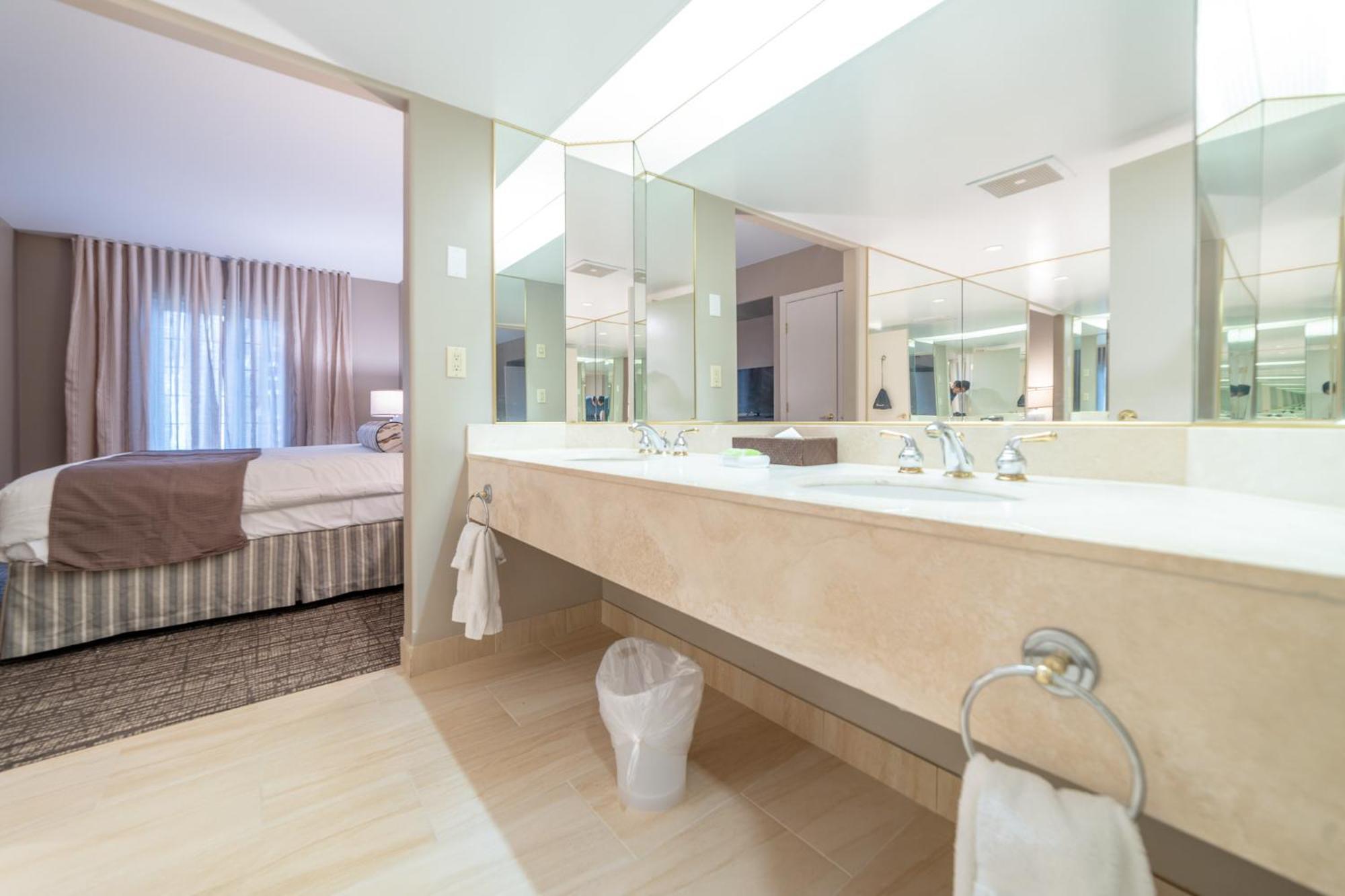 Horseshoe Valley Suites - The Aurora Shanty Bay Zewnętrze zdjęcie